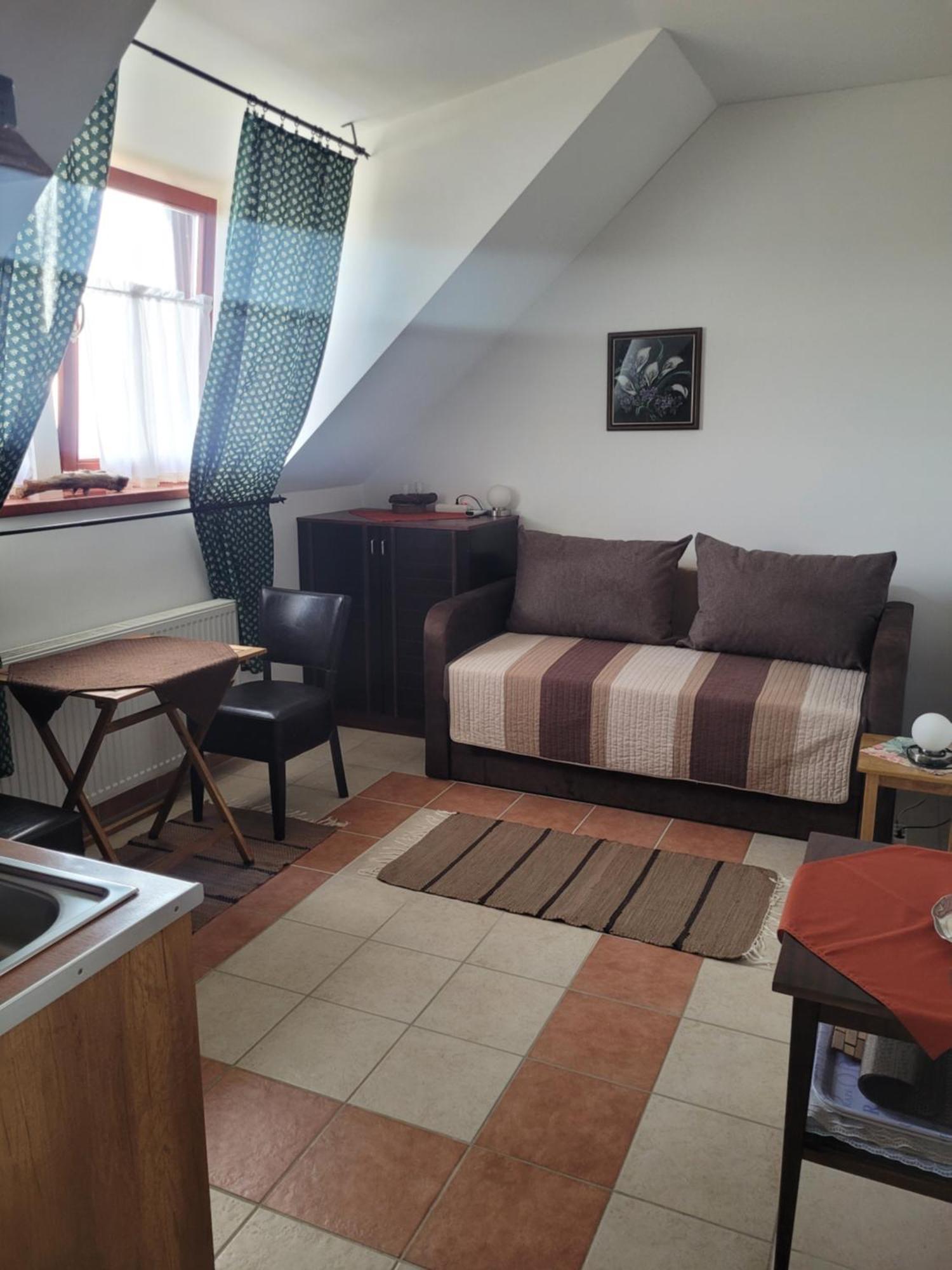 Totvar Lovas Szallashely Kovagotottos Exterior foto