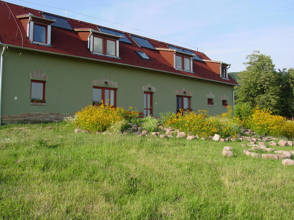 Totvar Lovas Szallashely Kovagotottos Exterior foto